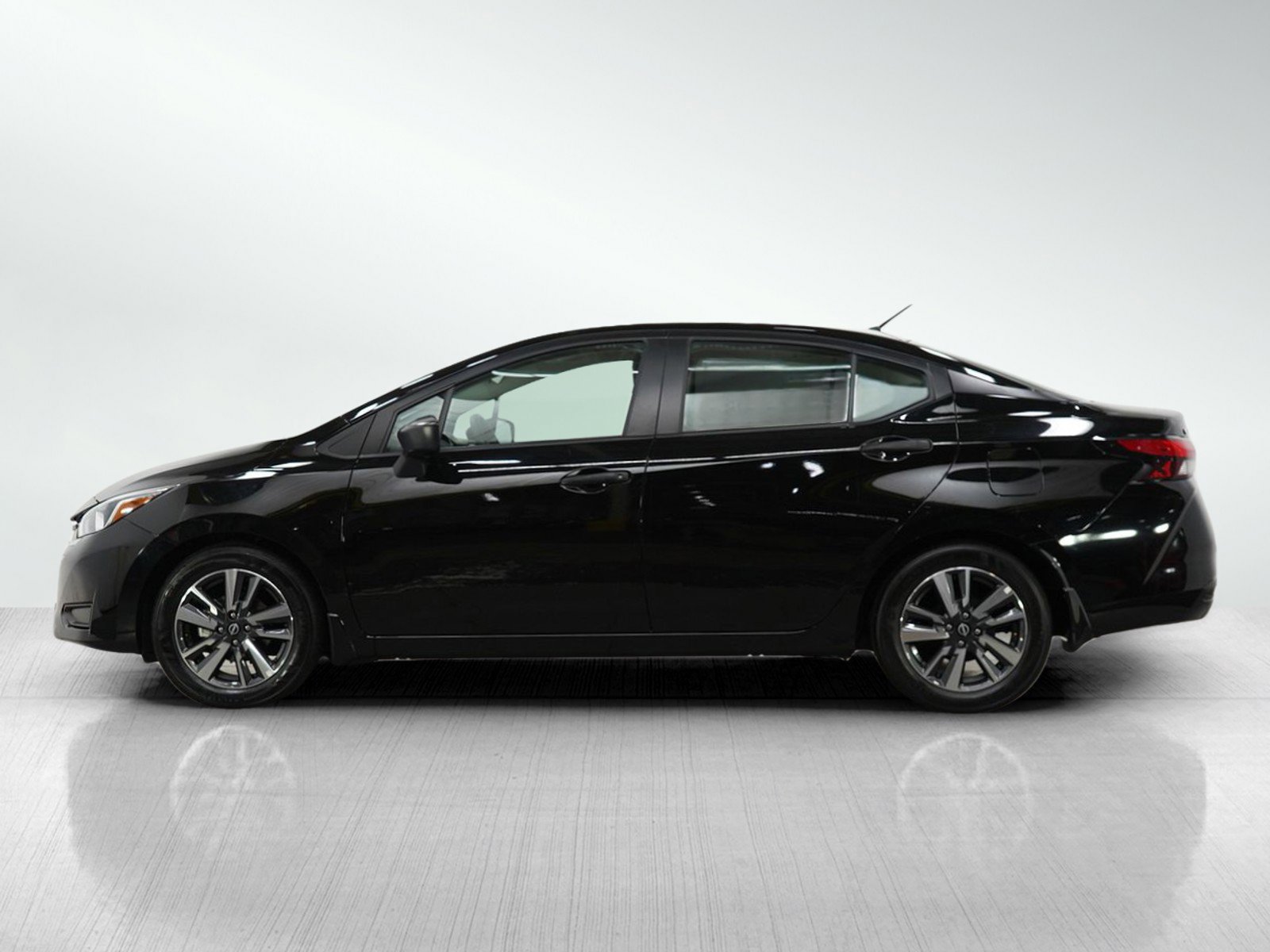 2024 Nissan Versa S photo 2