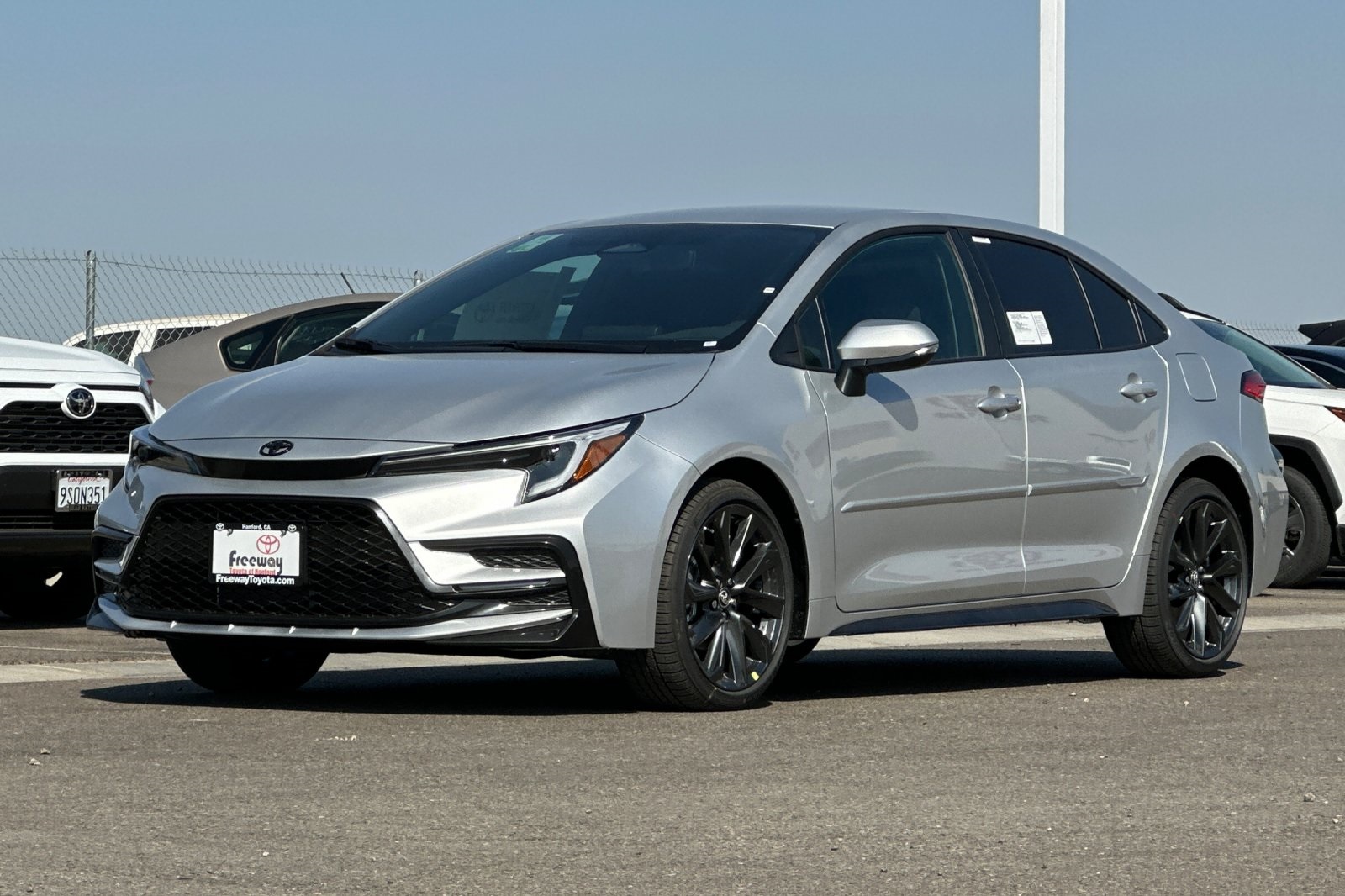 2025 Toyota Corolla SE photo 3