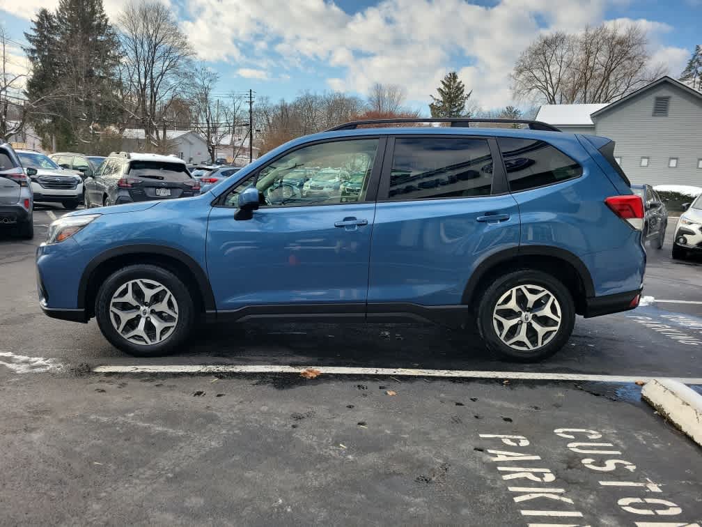 2020 Subaru Forester Premium photo 4