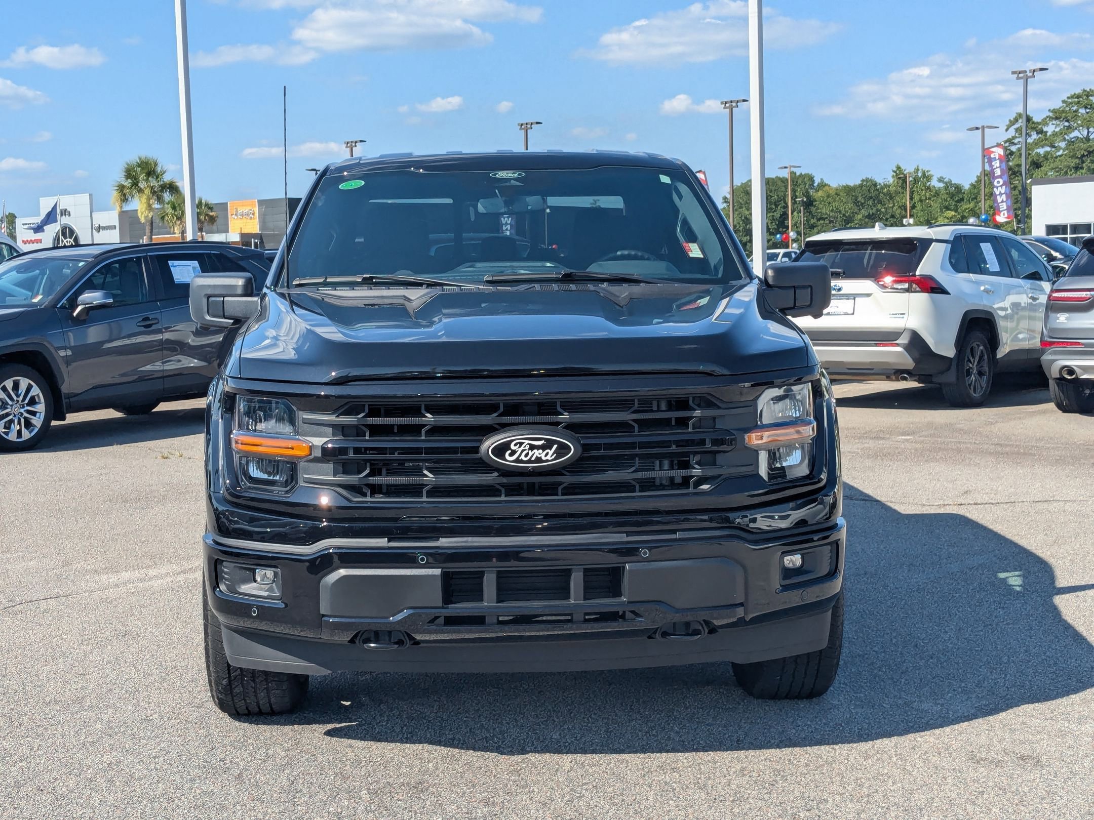2024 Ford F-150 XLT photo 2
