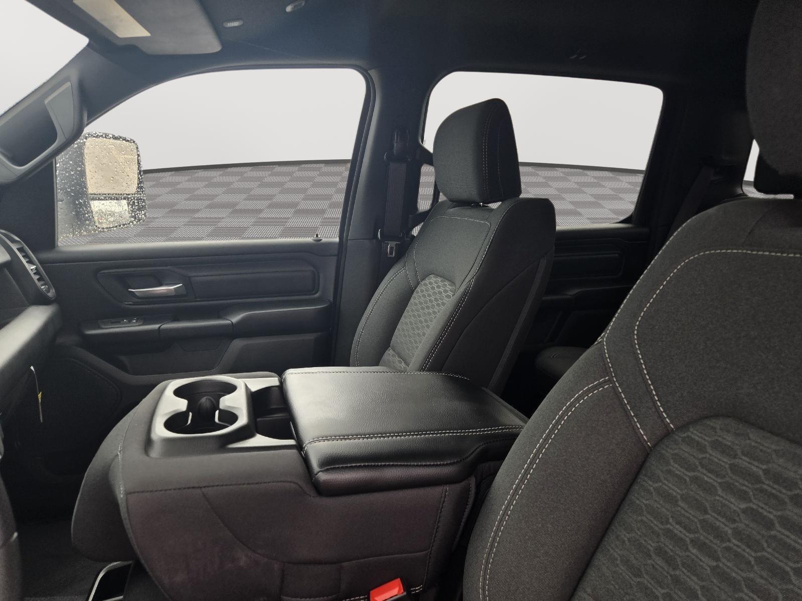 2025 Ram 1500 Tradesman photo 11