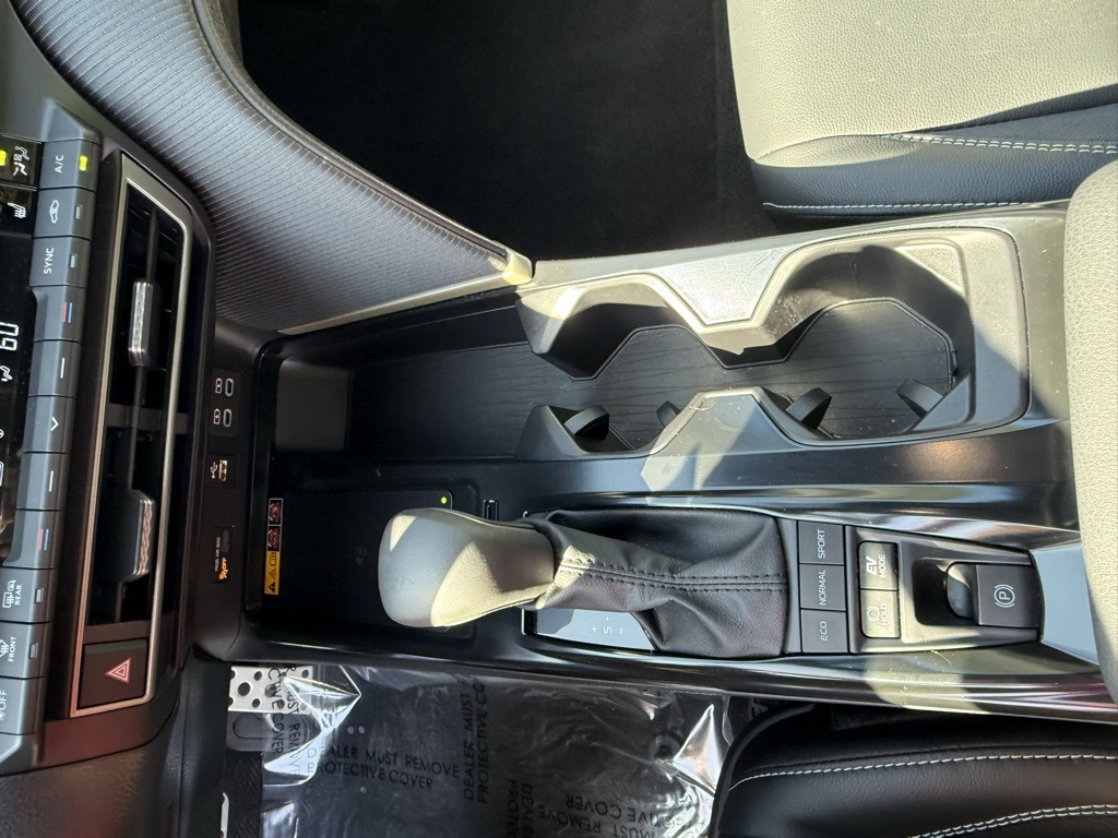 2025 Toyota Camry SE photo 12