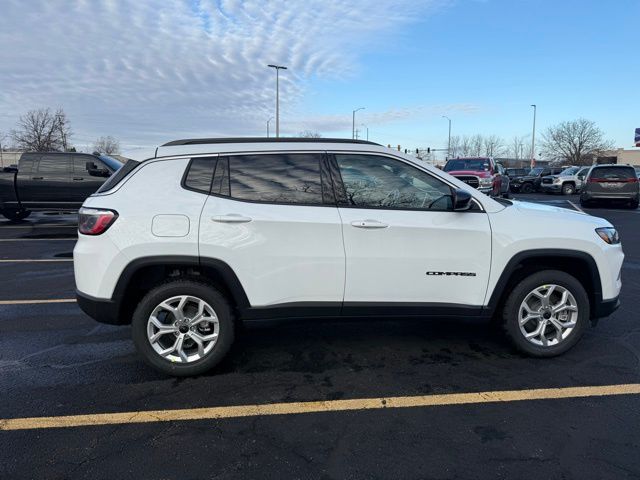 2026 Jeep Compass Latitude photo 2