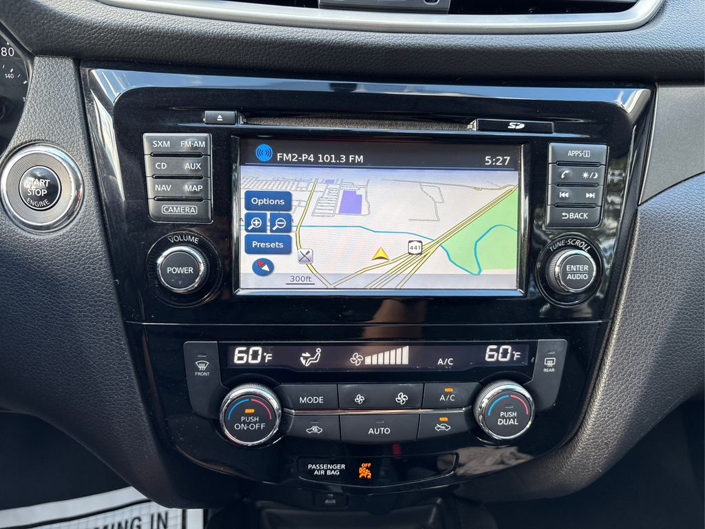 2016 Nissan Rogue SV photo 27