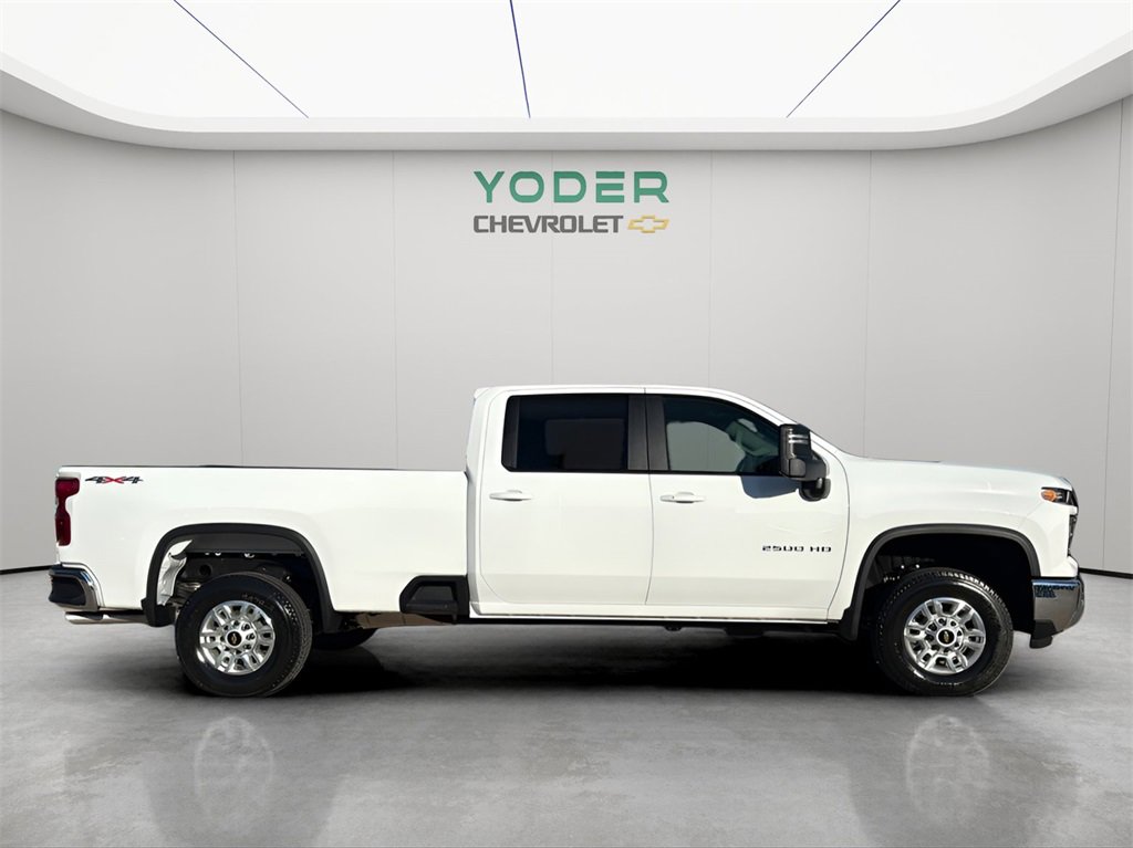 2026 Chevrolet Silverado 2500HD LT photo 4