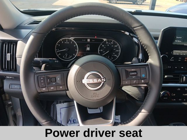 2025 Nissan Pathfinder SL photo 5