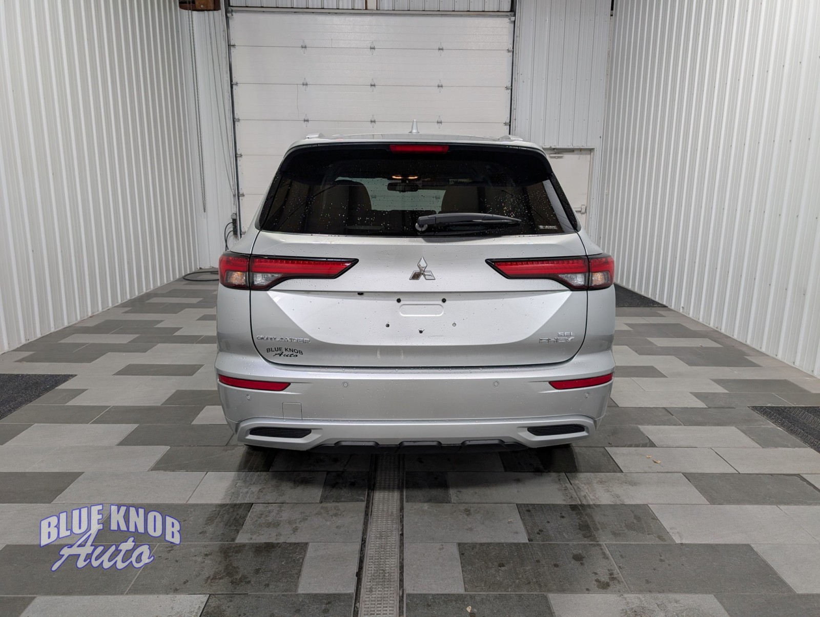 2023 Mitsubishi Outlander PHEV SEL photo 2
