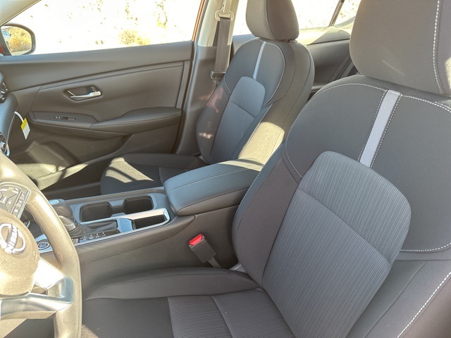 2025 Nissan Sentra SV photo 9