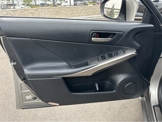 2019 Lexus IS 350 F SPORT photo 13