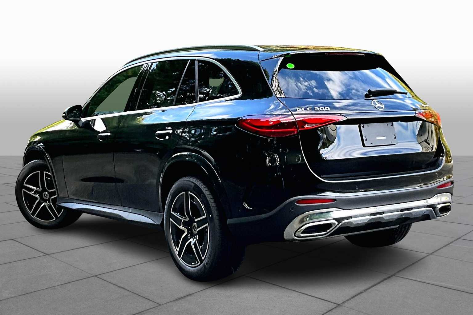 2026 Mercedes Benz GLC 300 4MATIC photo 4