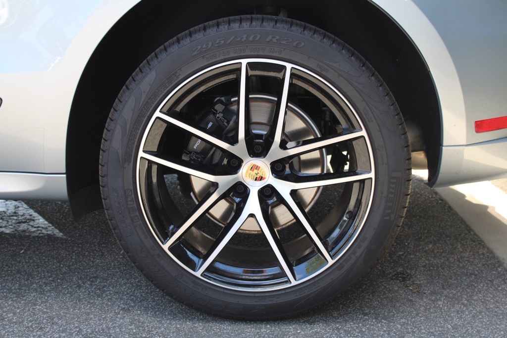 2024 Porsche Macan Base photo 16