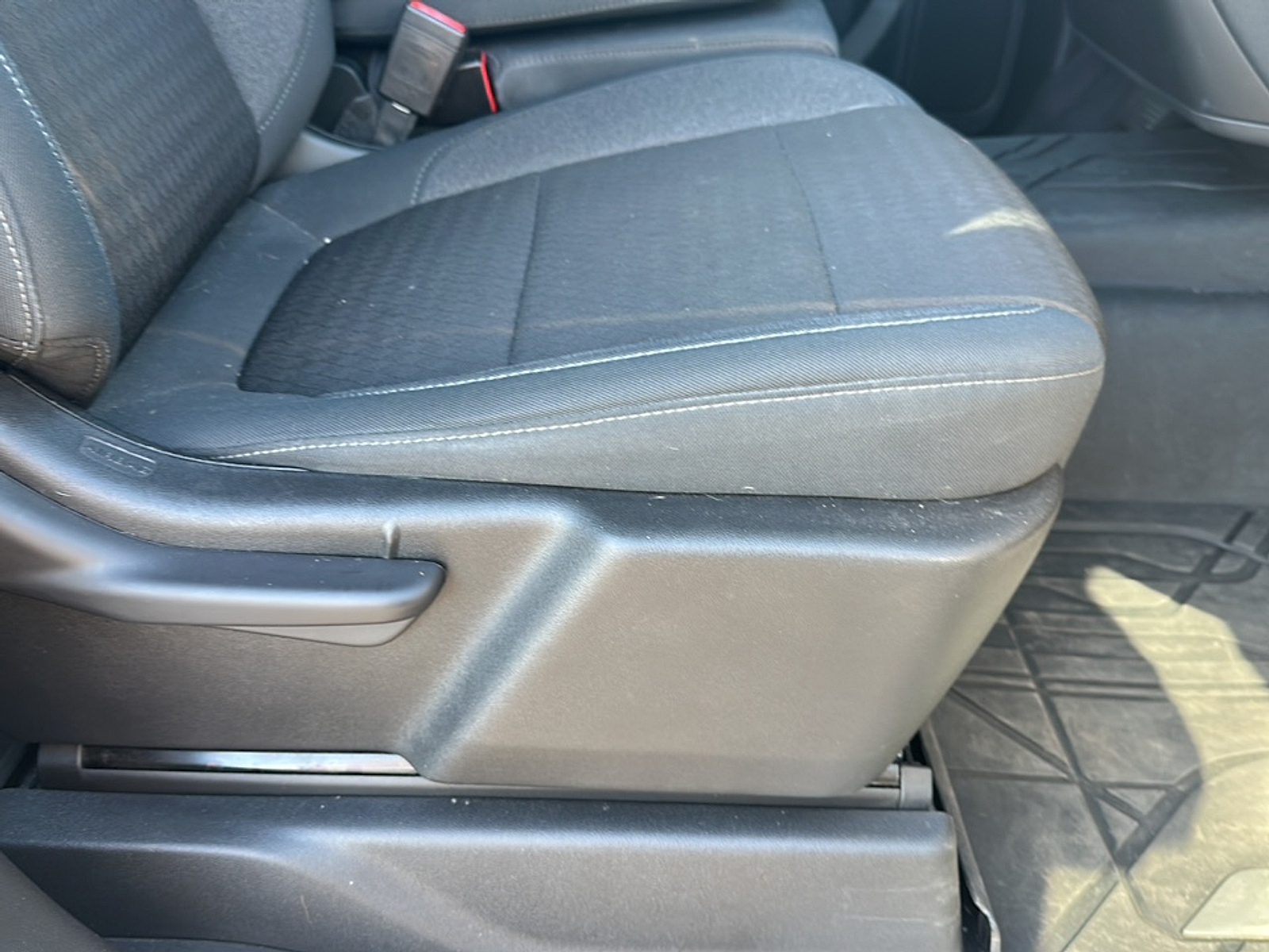 2021 Chevrolet Silverado 1500 LT photo 9