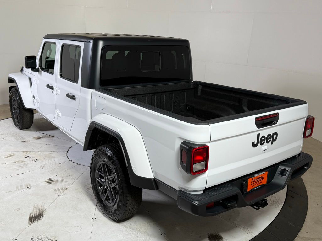 2025 Jeep Gladiator Sport photo 2