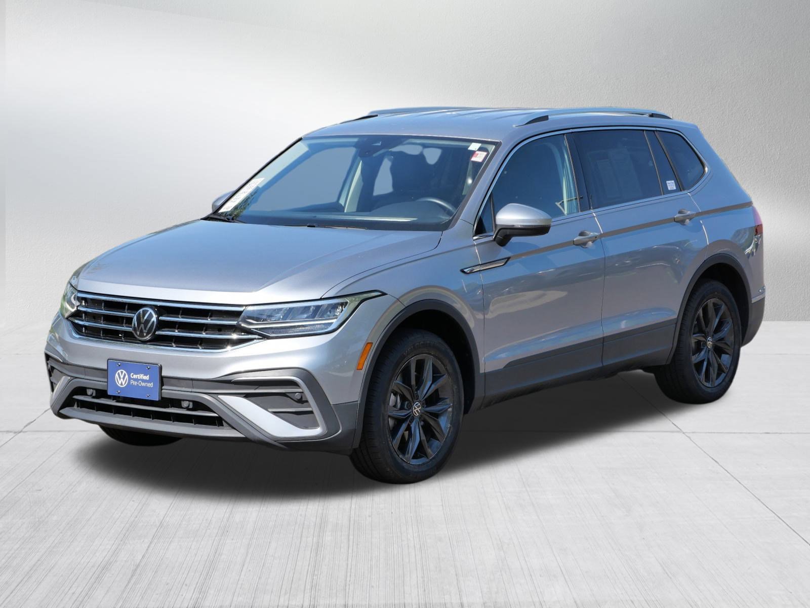 2024 Volkswagen Tiguan SE Wolfsburg Edition photo 3