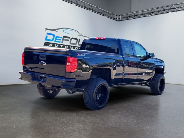 2017 Chevrolet Silverado 1500 LT photo 3