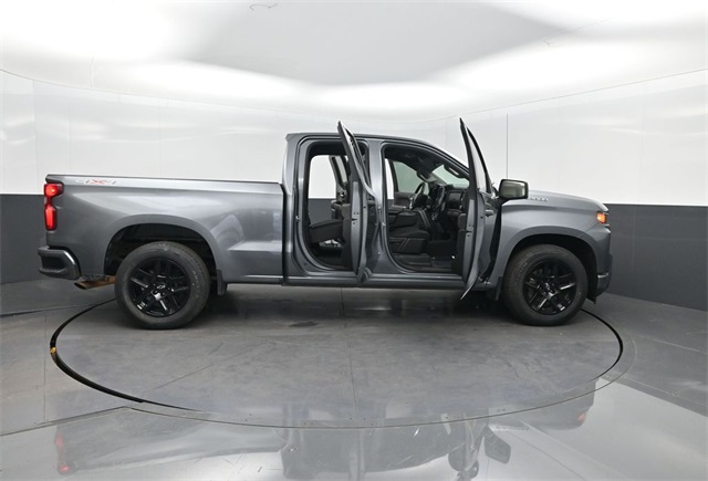 2020 Chevrolet Silverado 1500 Custom photo 32
