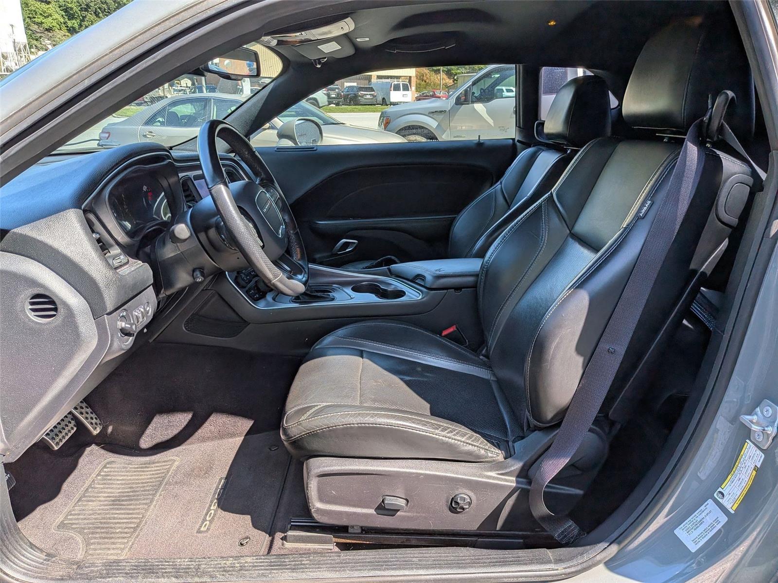 2017 Dodge Challenger SXT Plus photo 11