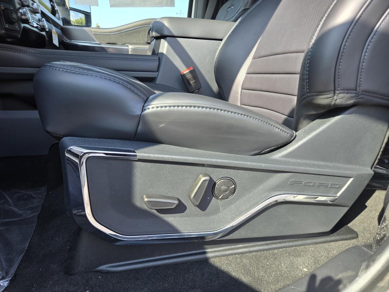2026 Ford F-350 Platinum photo 17