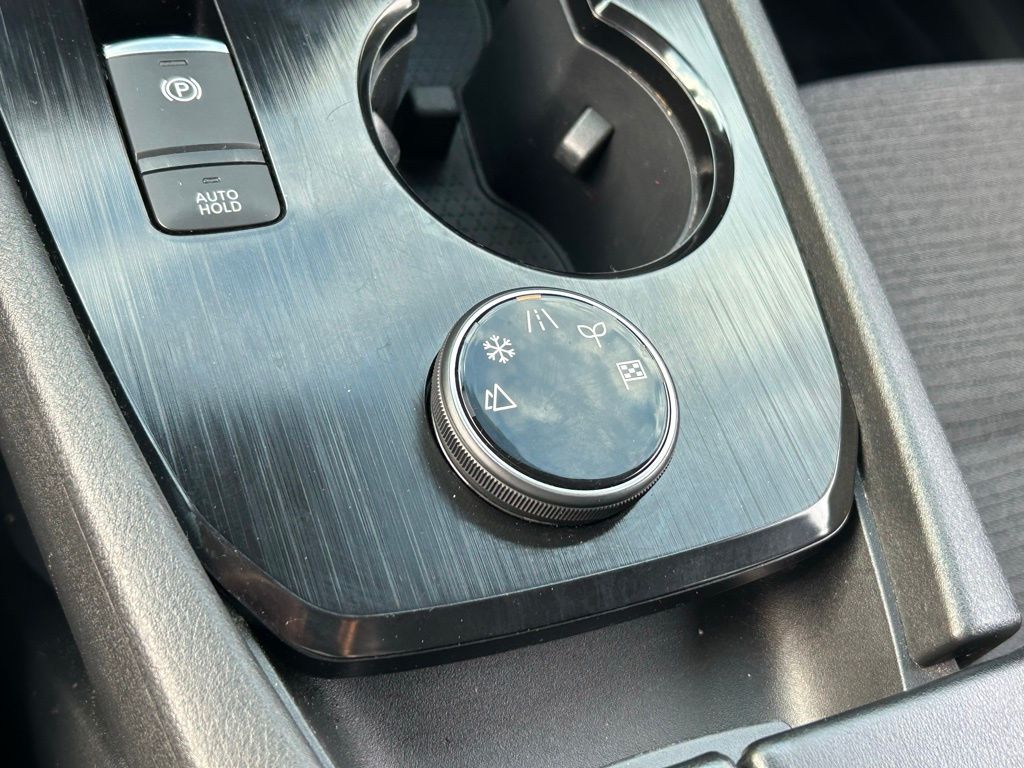 2023 Nissan Rogue SV photo 43