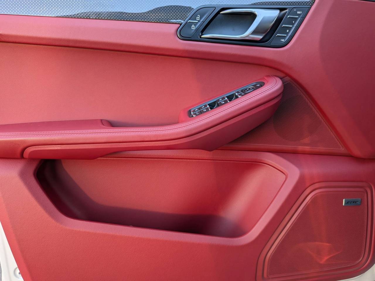 2025 Porsche Macan GTS photo 11