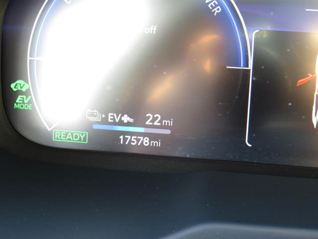 2023 Toyota RAV4 Prime XSE photo 11