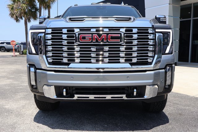 2025 Gmc Sierra 3500 HD Denali photo 3