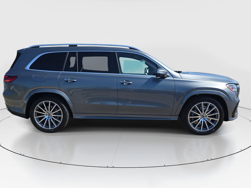 2025 Mercedes Benz GLS 450 4MATIC photo 4