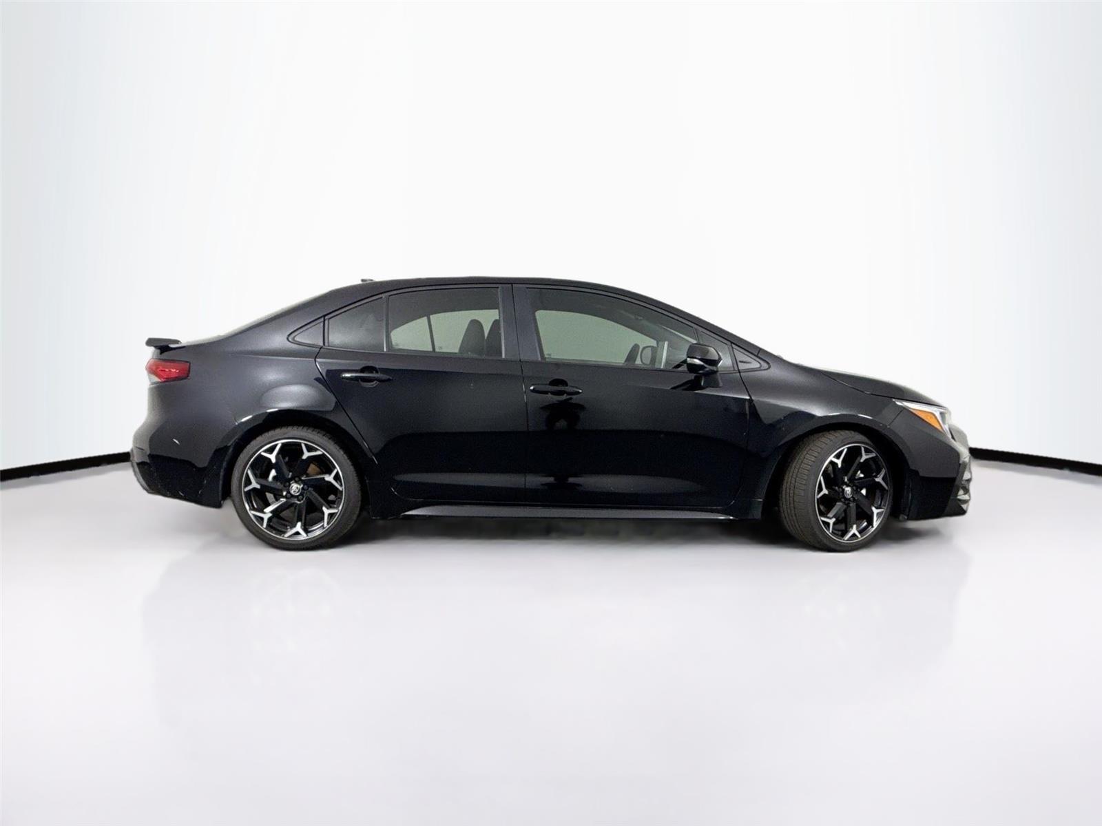 2025 Toyota Corolla SE photo 4