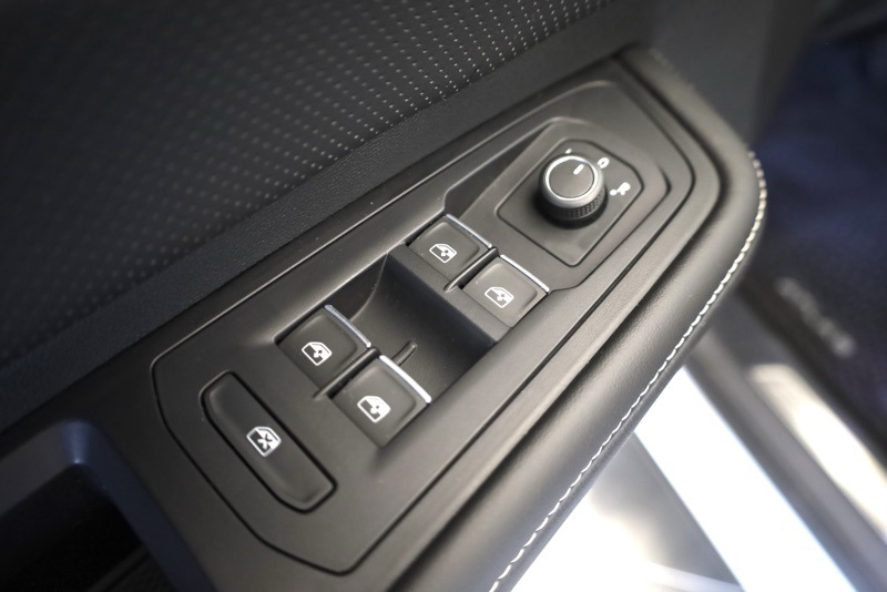 2024 Volkswagen Atlas SEL photo 9
