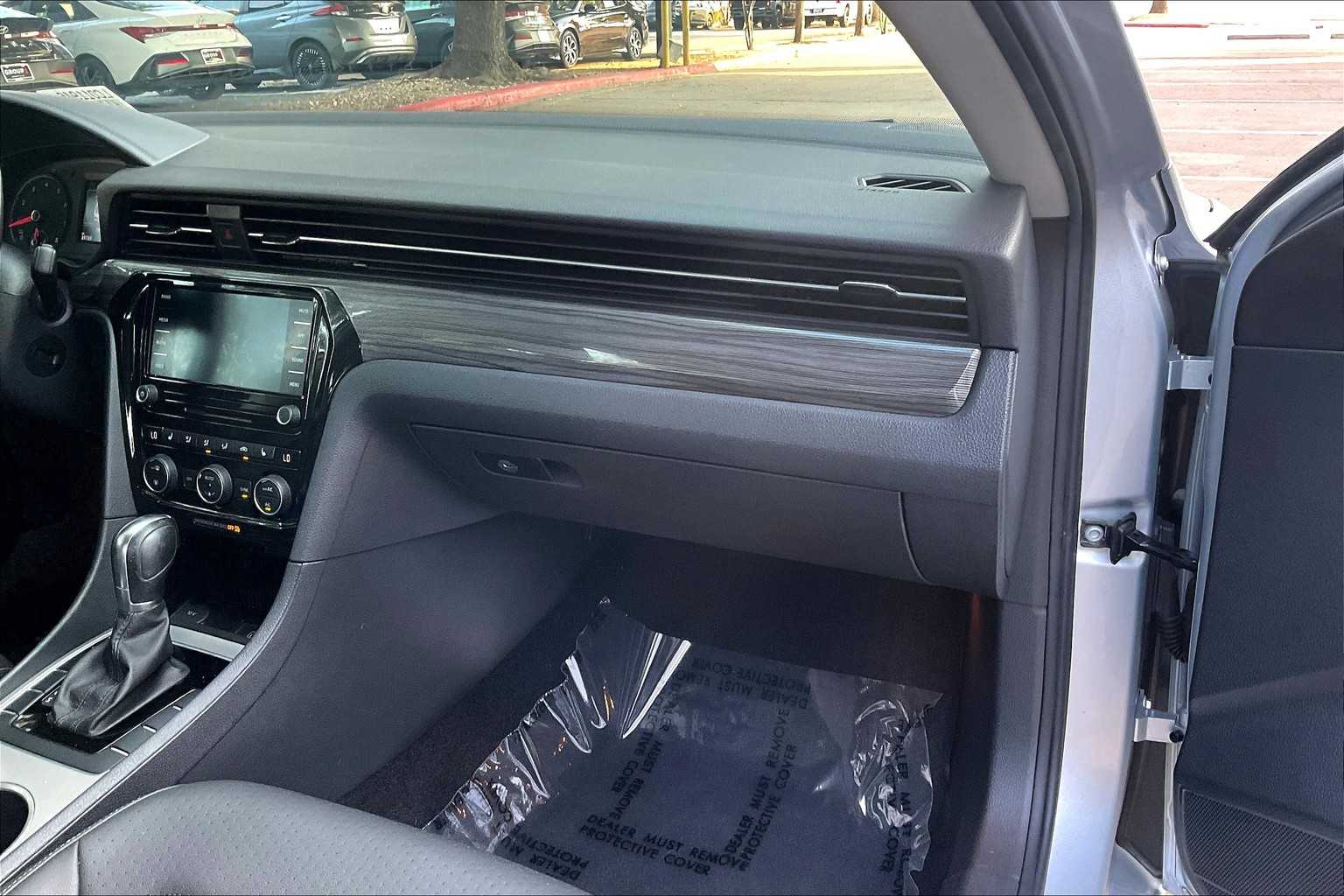 2020 Volkswagen Passat 2.0T R-Line photo 16