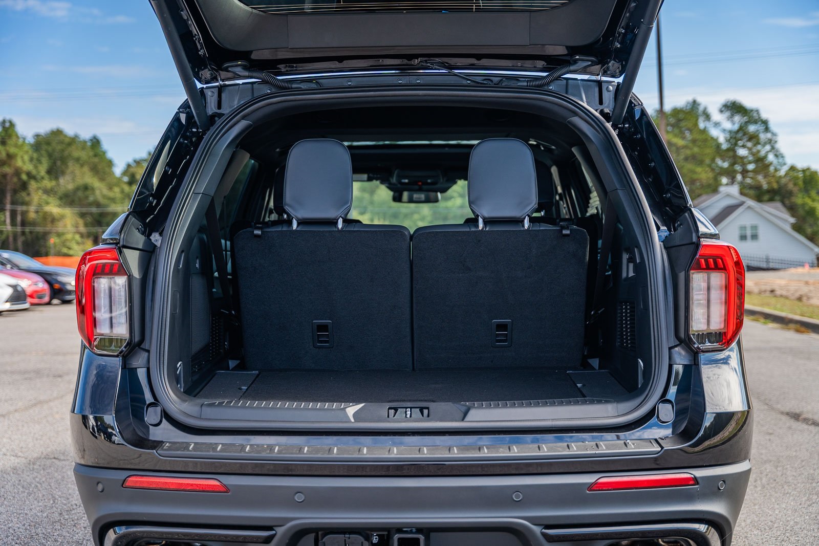 2025 Ford Explorer ST photo 7