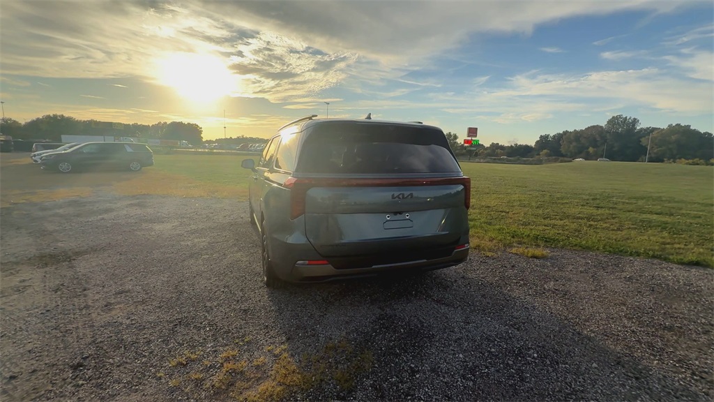 2025 Kia Carnival SX Prestige photo 4