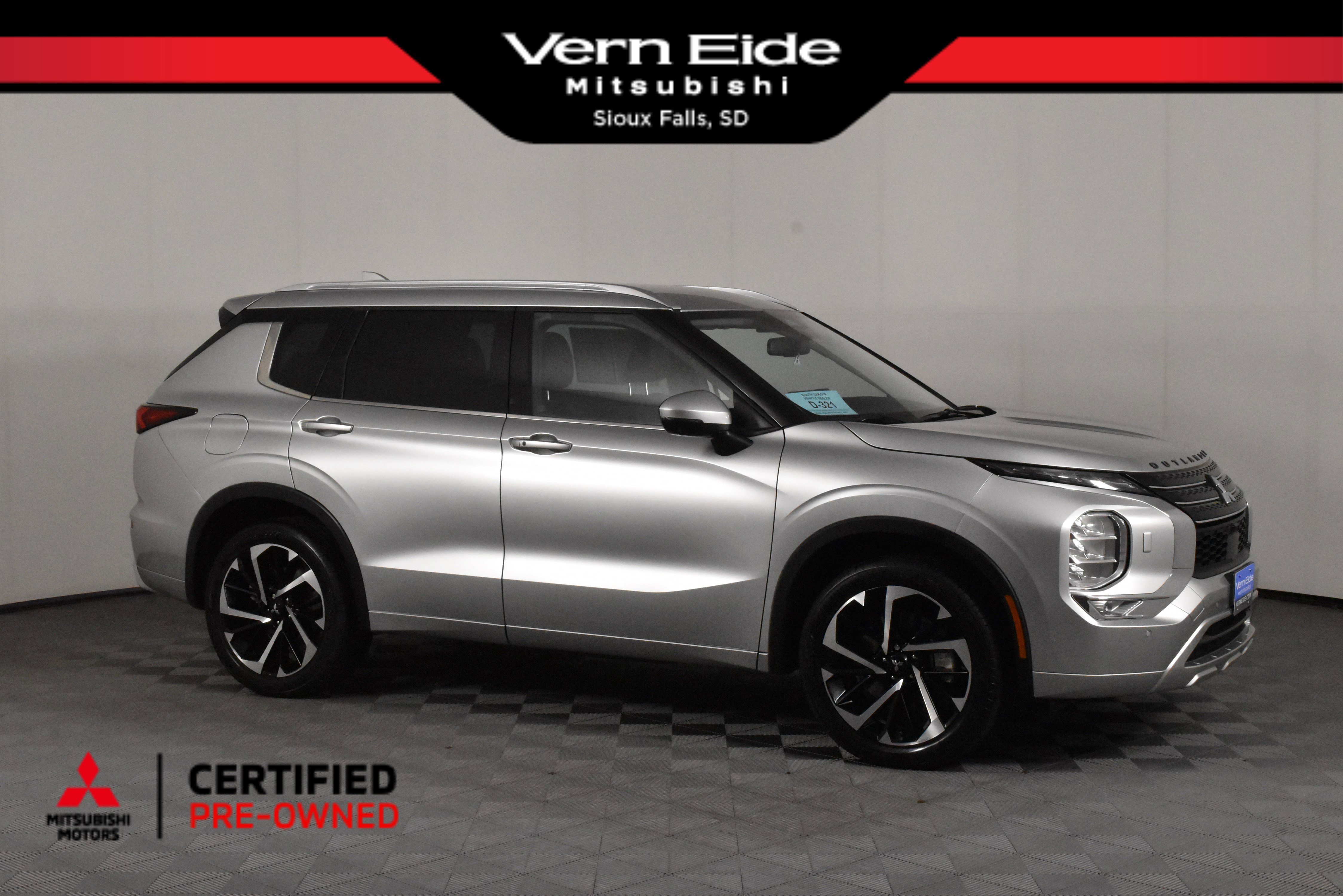 2023 Mitsubishi Outlander SEL's photo