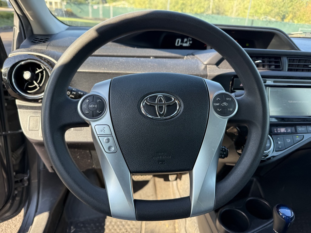 2015 Toyota Prius C Two photo 10