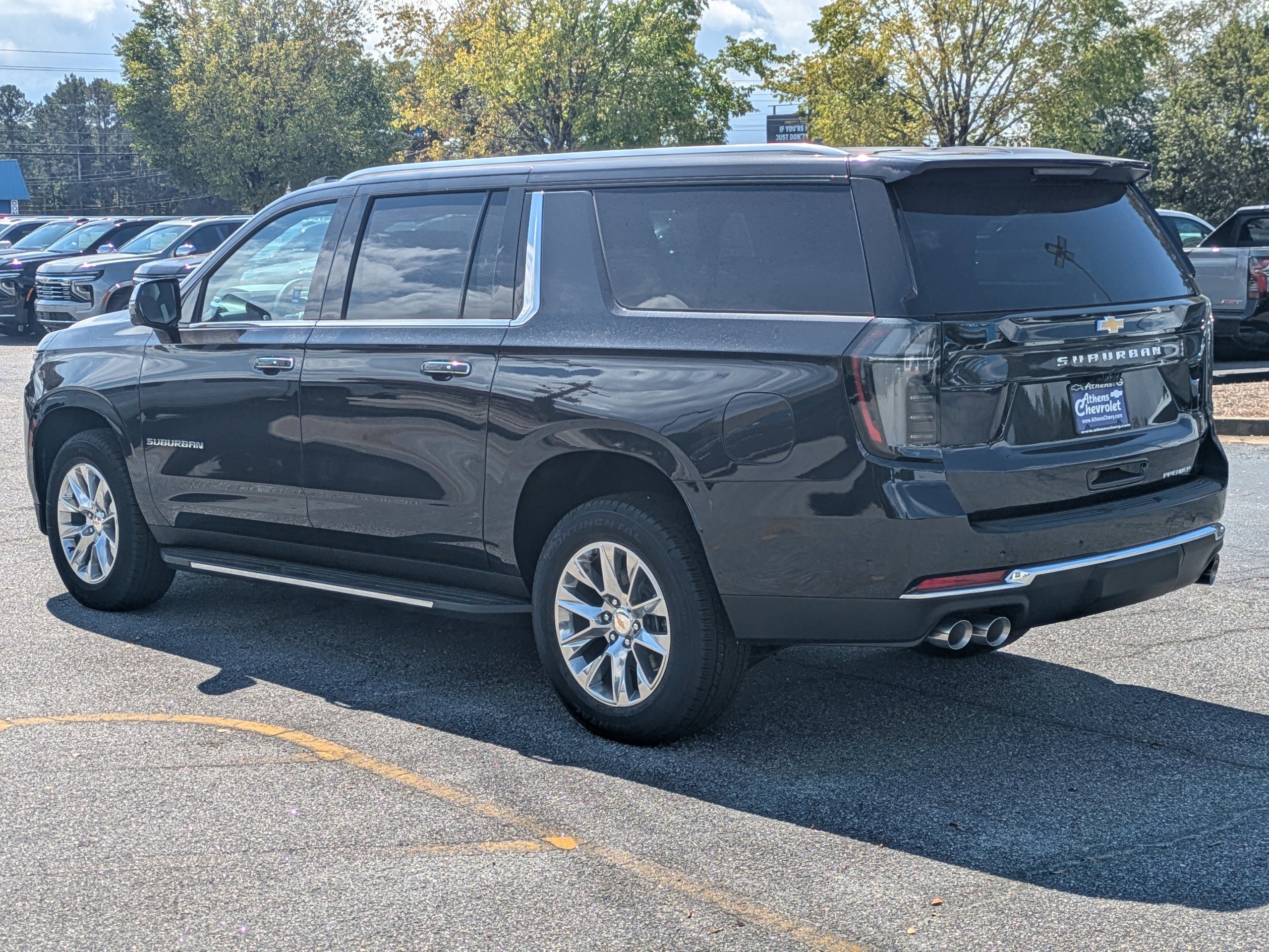 2026 Chevrolet Suburban Premier photo 4