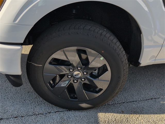 2025 Ford F-150 STX photo 4