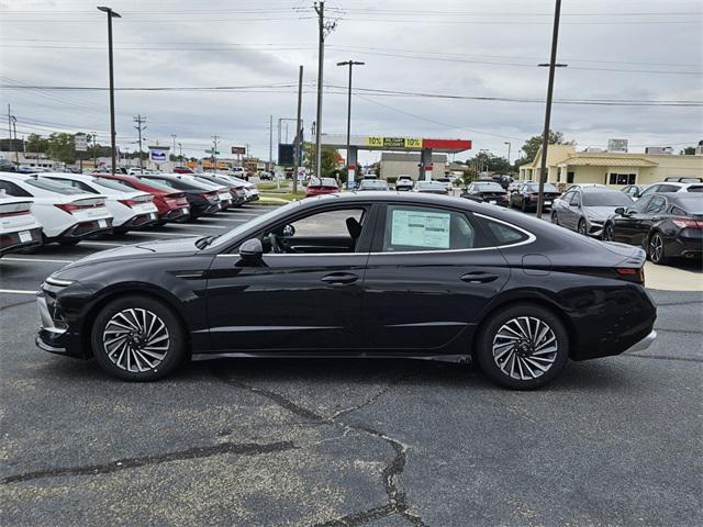 2025 Hyundai Sonata Hybrid Limited photo 4