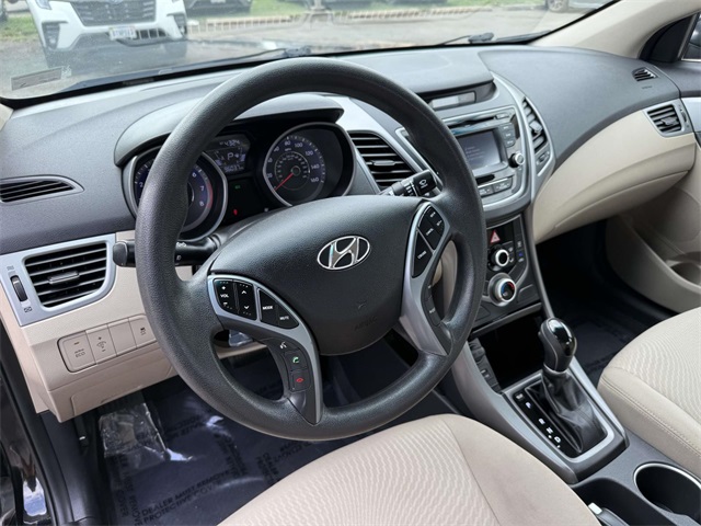 2016 Hyundai Elantra SE photo 2
