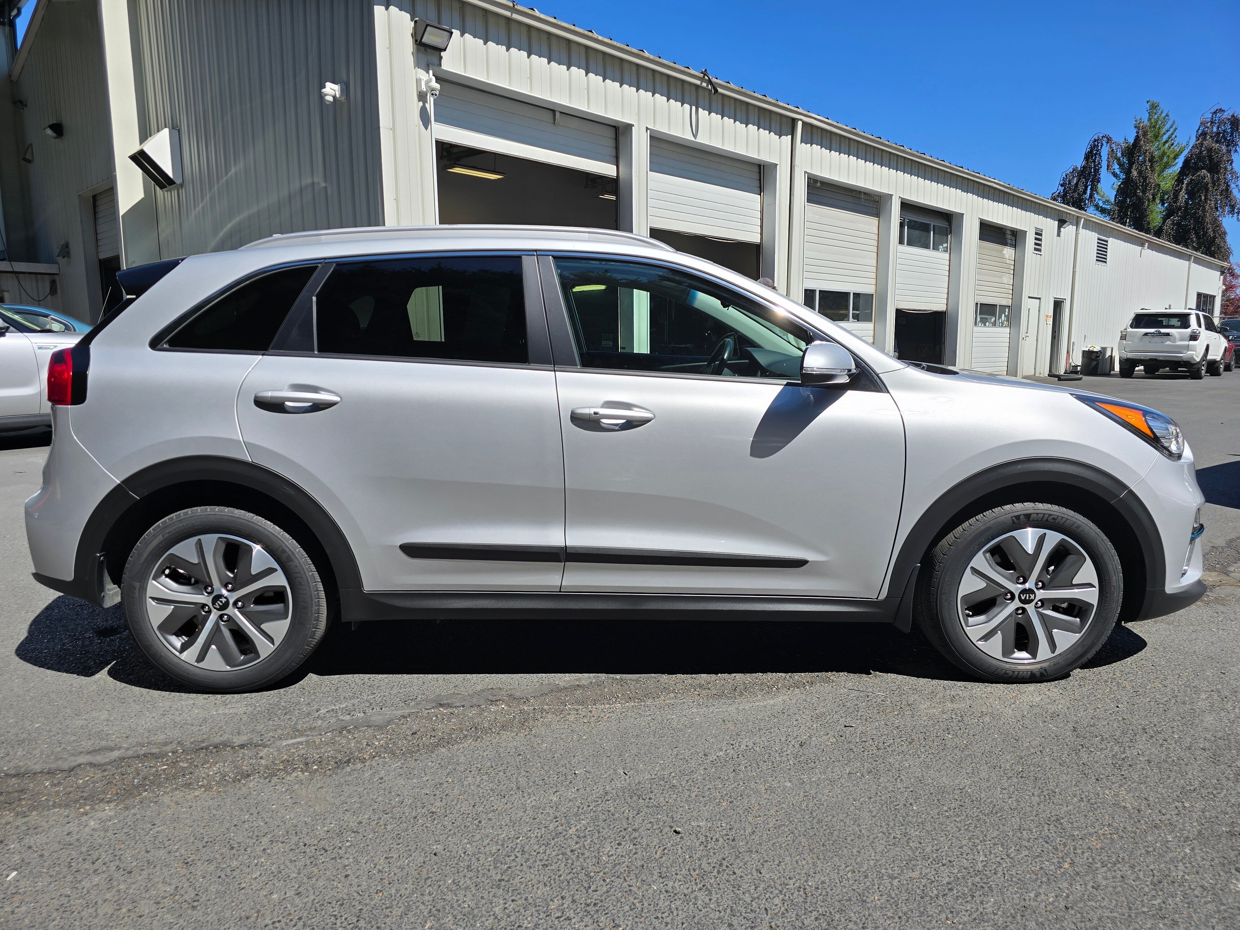 Used 2019 Kia Niro EX Premium with VIN KNDCE3LG4K5025868 for sale in Olympia, WA