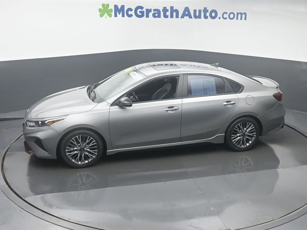 2022 Kia Forte GT-Line photo 16