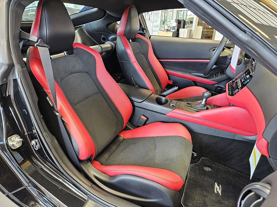 2025 Nissan Z Performance photo 13