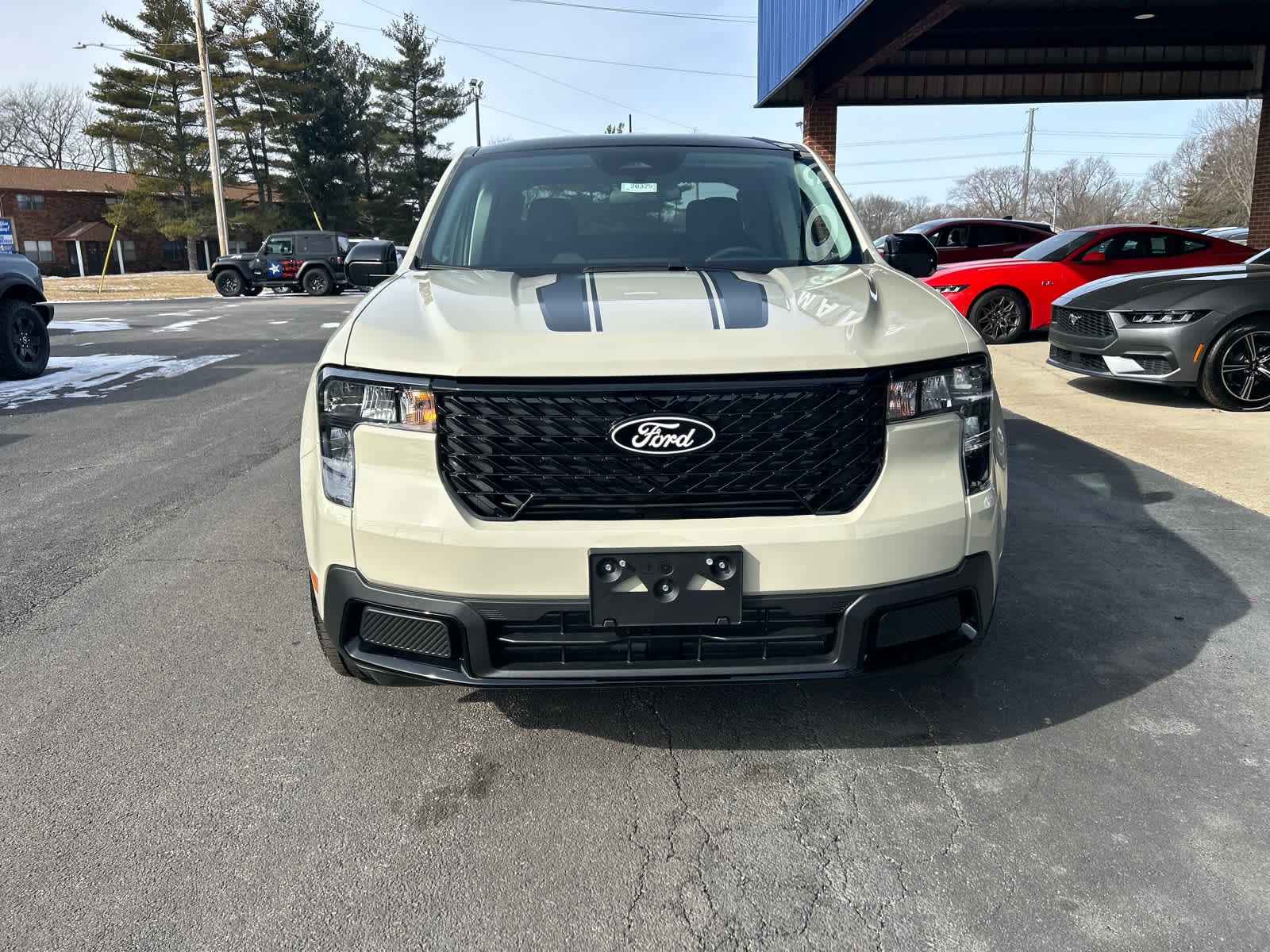 2025 Ford Maverick XLT photo 2