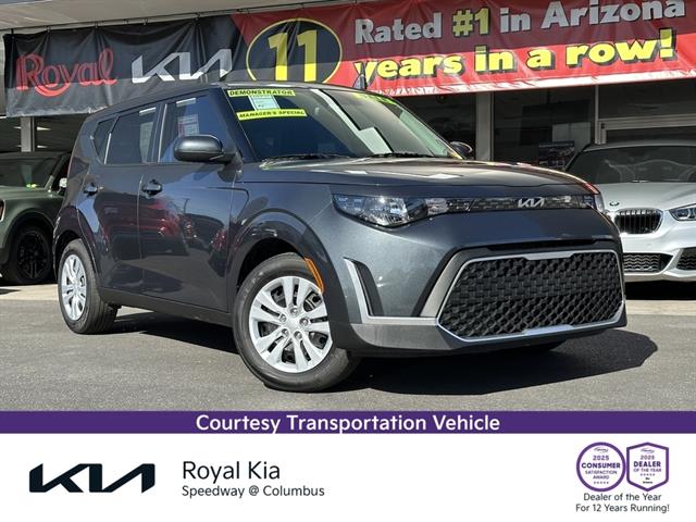 2025 Kia Soul LX's photo
