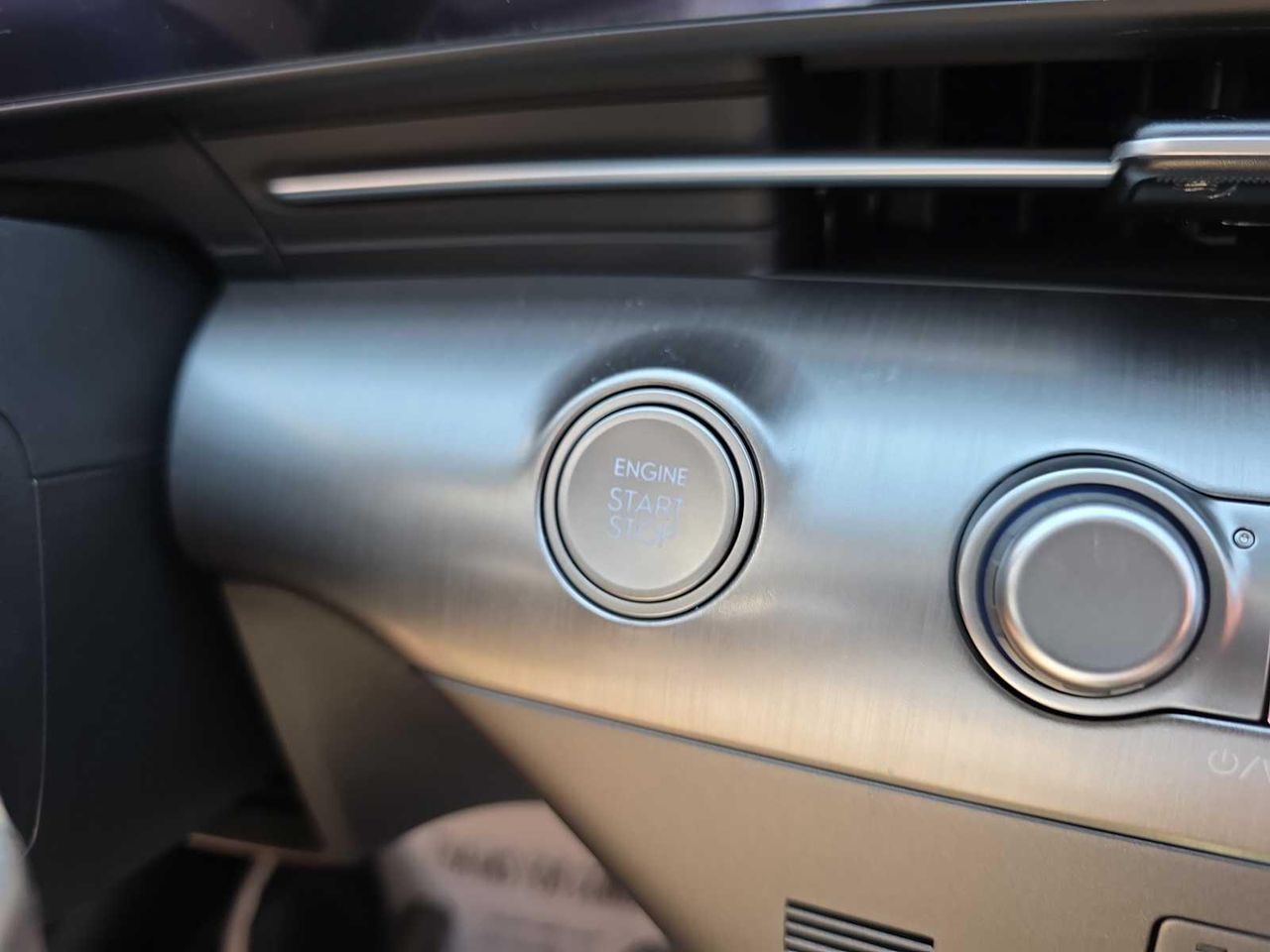 2025 Hyundai Kona SEL photo 13