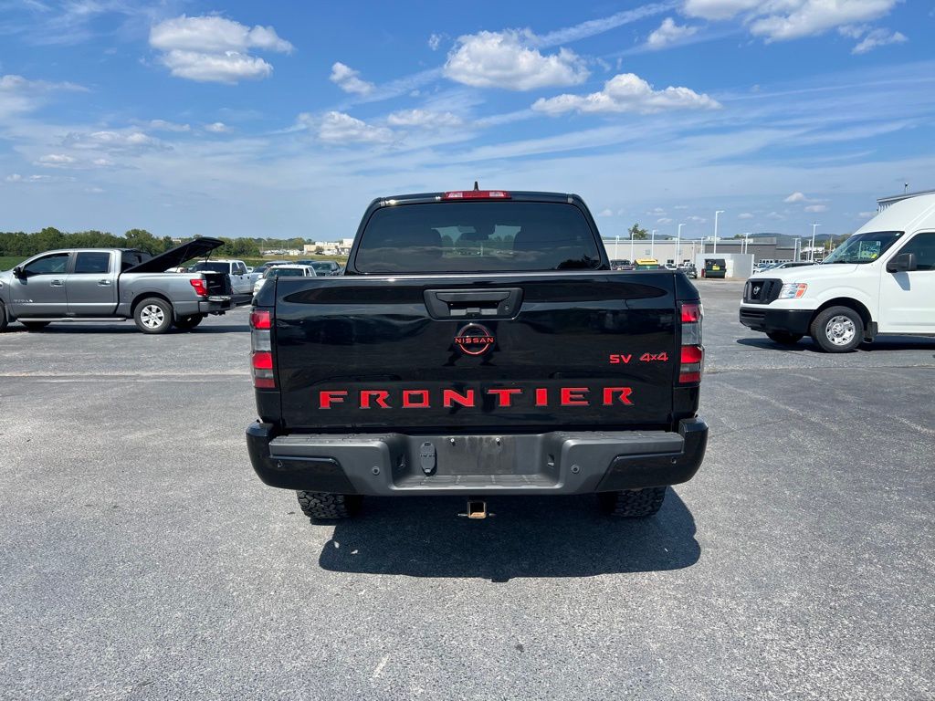 2022 Nissan Frontier SV photo 5