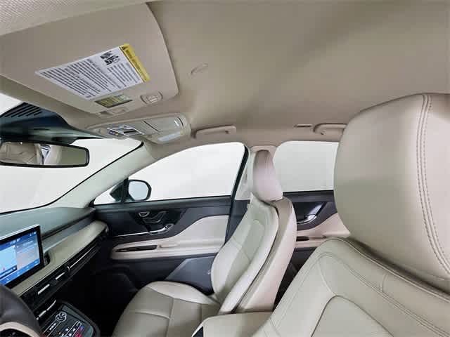 2022 Lincoln Corsair Standard photo 20