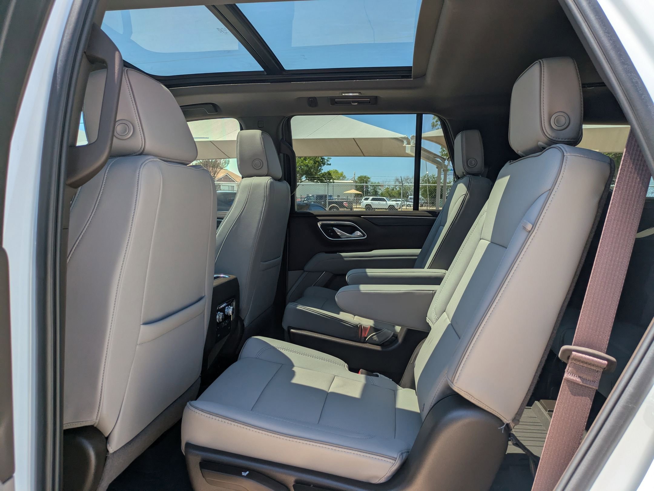 2024 Gmc Yukon SLT photo 14