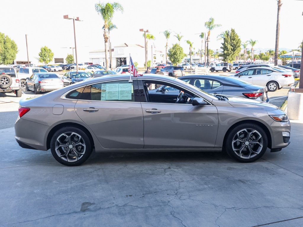 2023 Chevrolet Malibu 1LT photo 2