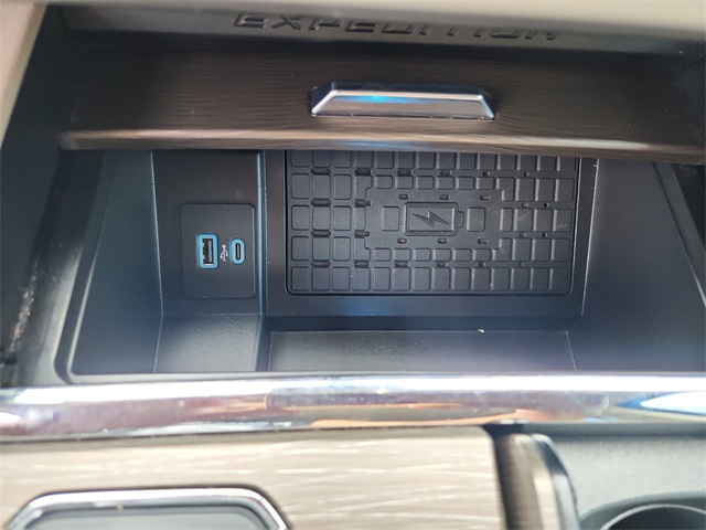 2024 Ford Expedition MAX Limited photo 22
