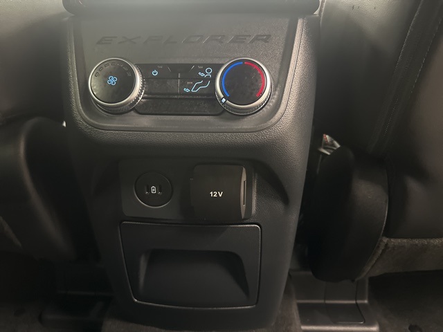 2025 Ford Explorer ST-Line photo 26